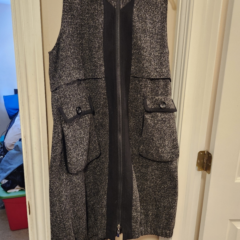 Vest - Picture 3 of 3